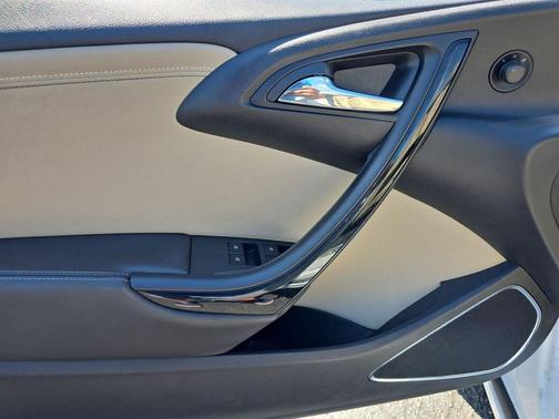Summit White 2016 Buick Cascada Premium