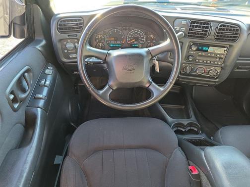 2003 Chevrolet S-10 Base