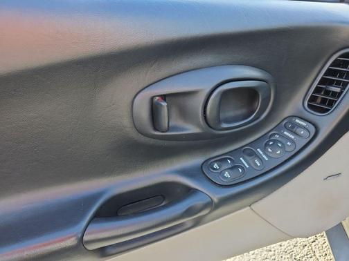 2004 Chevrolet Corvette Base