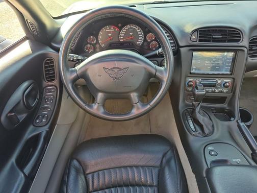 2004 Chevrolet Corvette Base