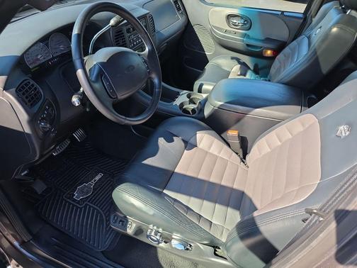 2002 Ford F-150 Harley-Davidson Crew Cab