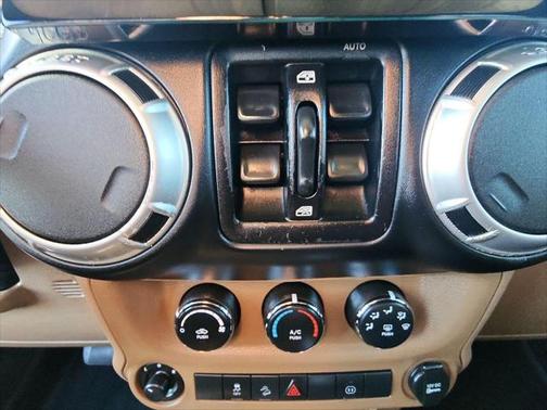 2011 Jeep Wrangler Unlimited Sahara