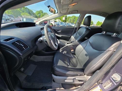 Winter Gray Metallic 2014 Toyota Prius Two