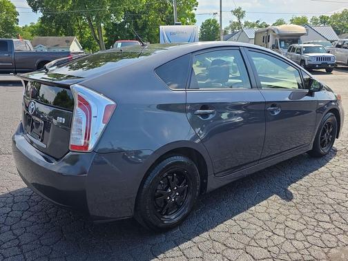 Winter Gray Metallic 2014 Toyota Prius Two