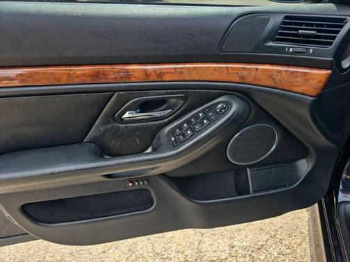2000 BMW M5 Base