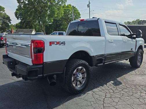 STAR WHITE METALLIC TRI-COAT/DARKENED BRONZE METALLIC 2024 Ford F-350 King Ranch