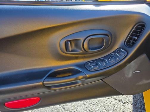 2001 Chevrolet Corvette Base