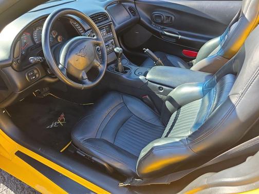 2001 Chevrolet Corvette Base