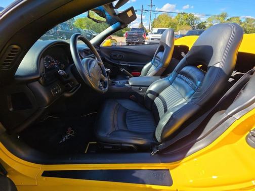 2001 Chevrolet Corvette Base