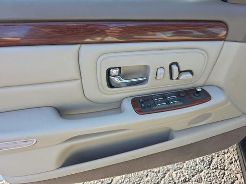 1998 Cadillac DeVille Base