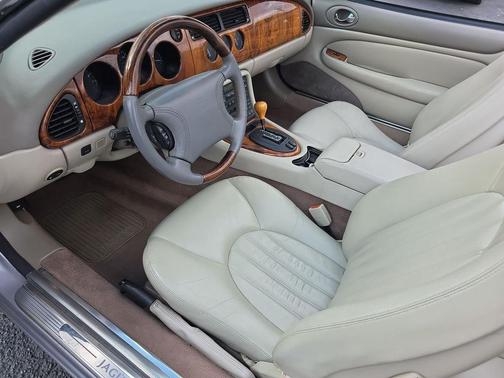 PLATINUM METALLIC WITH BLACK SOFT TOP 2000 Jaguar XK8 CONVERTIBLE