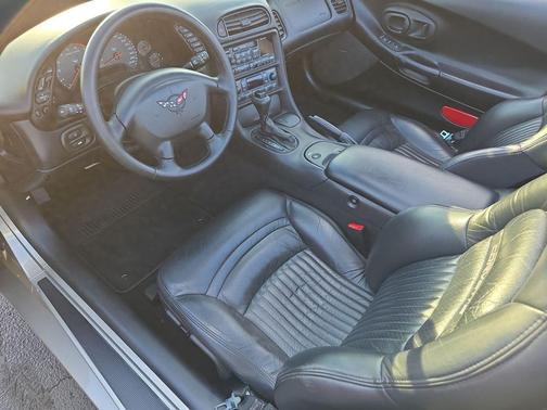2000 Chevrolet Corvette Base