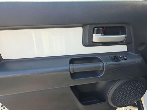 2014 Toyota FJ Cruiser Base
