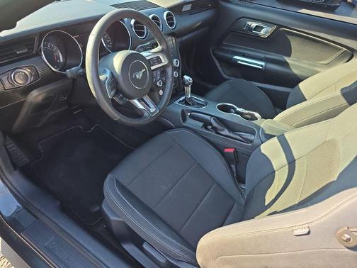 2015 Ford Mustang V6