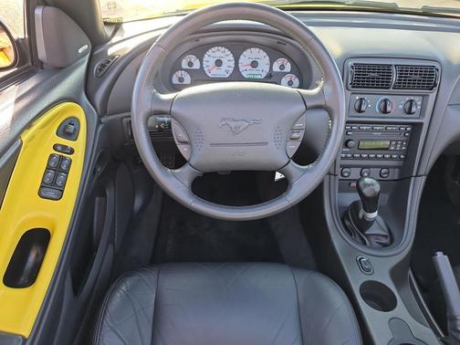 2002 Ford Mustang Base