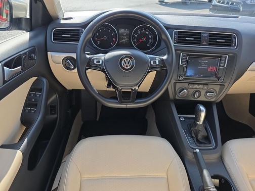 Moonrock Silver Metallic 2016 Volkswagen Jetta 1.4T SE