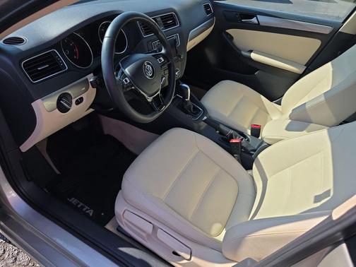 Moonrock Silver Metallic 2016 Volkswagen Jetta 1.4T SE
