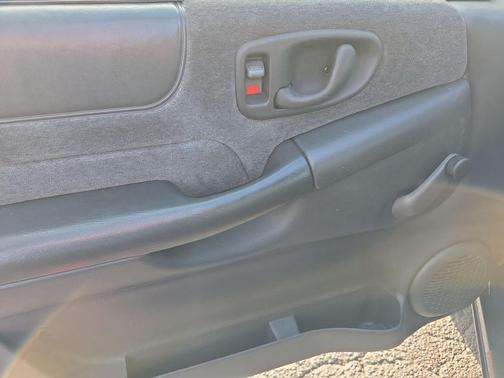 1998 Chevrolet S-10 Base