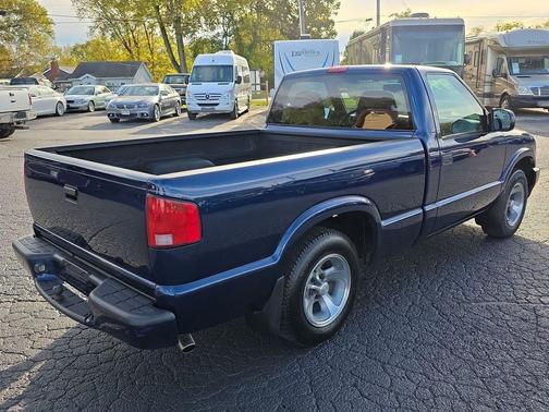1998 Chevrolet S-10 Base