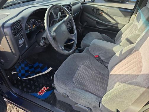 1998 Chevrolet S-10 Base