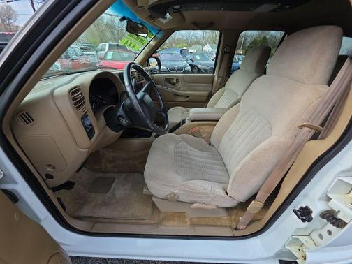 2002 Chevrolet Blazer LS