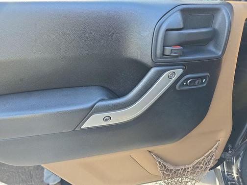 2011 Jeep Wrangler Unlimited Sahara