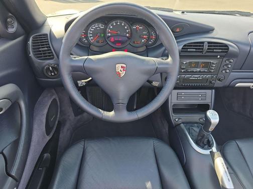 2002 Porsche 911 Carrera 4
