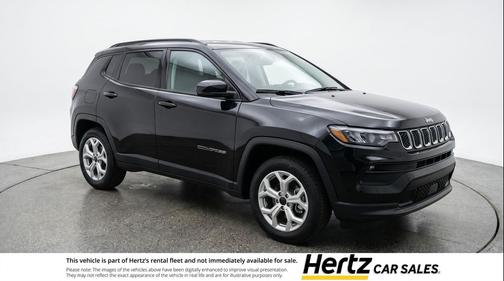 Diamond Black Crystal Pearlcoat 2025 Jeep Compass Latitude