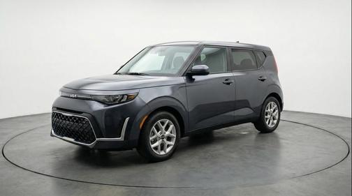 Gravity Gray 2025 Kia Soul LX