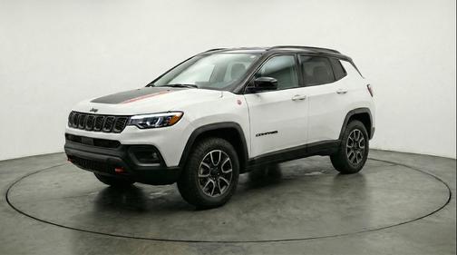 Bright White Clearcoat 2025 Jeep Compass Trailhawk