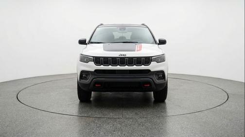 Bright White Clearcoat 2025 Jeep Compass Trailhawk