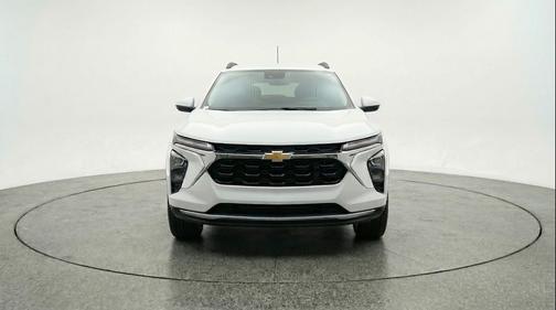Summit White 2025 Chevrolet Trax LT