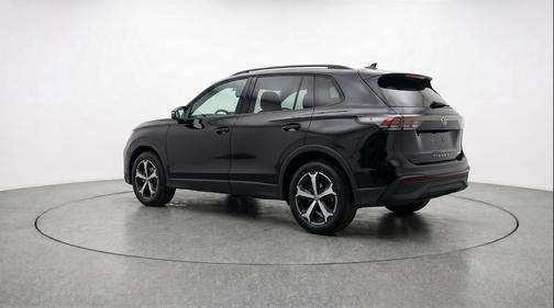 Deep Black Pearl 2026 Volkswagen Tiguan 2.0T SE