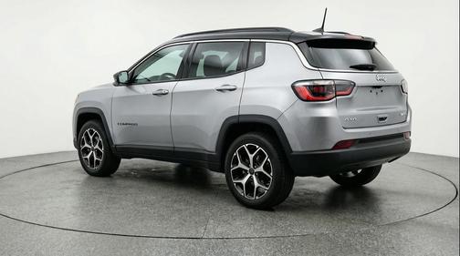 Silver Zynith Metallic Clearcoat 2025 Jeep Compass Limited