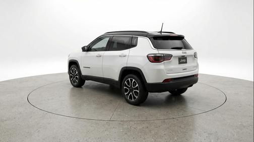 Bright White Clearcoat 2025 Jeep Compass Trailhawk