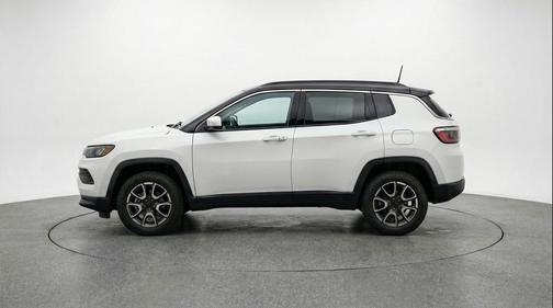 Bright White Clearcoat 2025 Jeep Compass Trailhawk