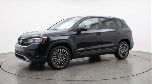 Deep Black Pearl 2026 Volkswagen Taos SE