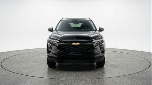 Mosaic Black Metallic 2025 Chevrolet Trax LT