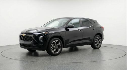 Mosaic Black Metallic 2025 Chevrolet Trax LT