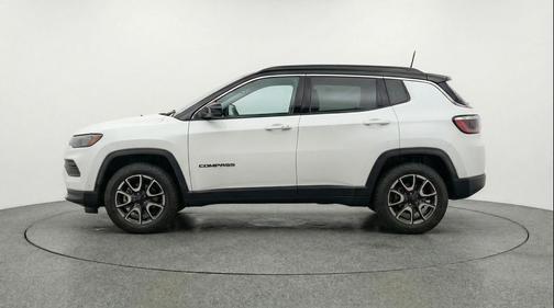 Bright White Clearcoat 2025 Jeep Compass Trailhawk