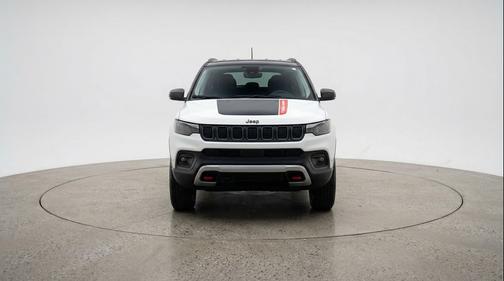 Bright White Clearcoat 2025 Jeep Compass Trailhawk