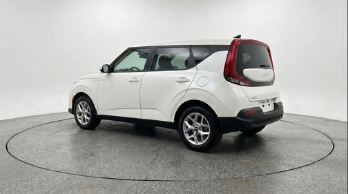 Snow White Pearl 2025 Kia Soul LX
