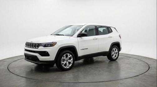 Bright White Clearcoat 2025 Jeep Compass Latitude