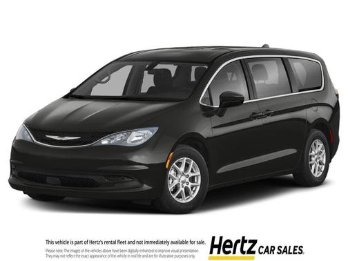 Brilliant Black Crystal Pearlcoat 2023 Chrysler Voyager LX