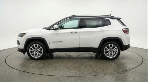 Bright White Clearcoat 2025 Jeep Compass Limited