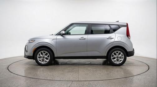Steel Gray 2025 Kia Soul LX