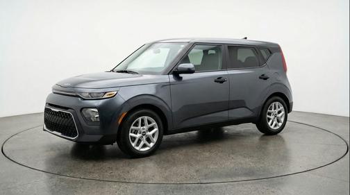 Gravity Gray 2025 Kia Soul LX
