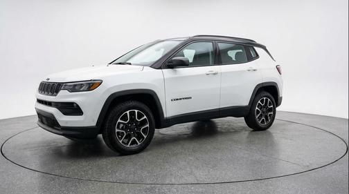 Bright White Clearcoat 2025 Jeep Compass Trailhawk