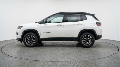 Bright White Clearcoat 2025 Jeep Compass Trailhawk