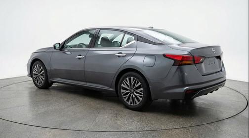 Gun Metallic 2025 Nissan Altima SV FWD